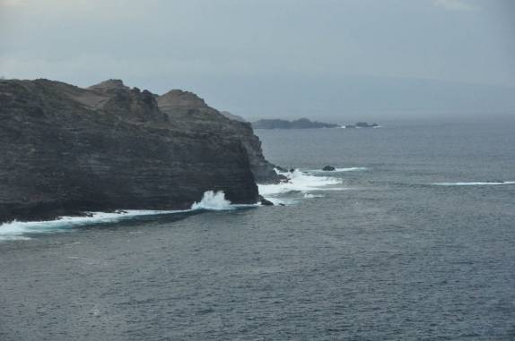 Mar violento na costa noroeste de Maui, no Havaí